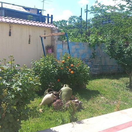 Bonjour Guest House Yerevan Bagian luar foto