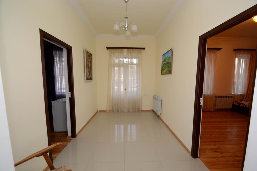 Bonjour Guest House Yerevan Bagian luar foto
