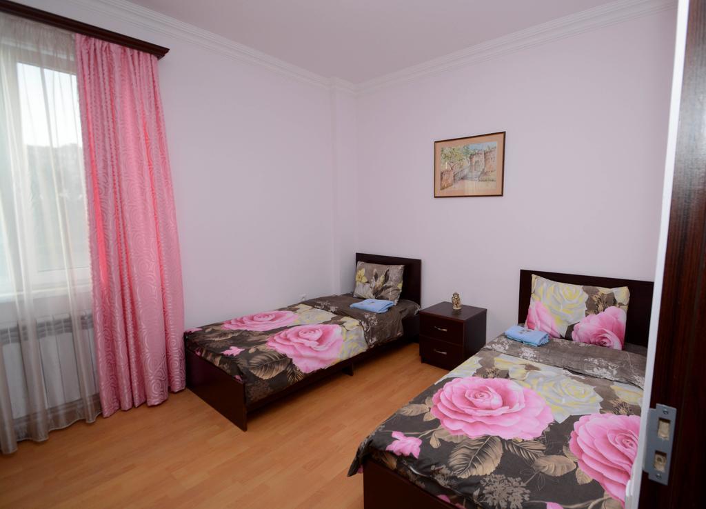 Bonjour Guest House Yerevan Bagian luar foto