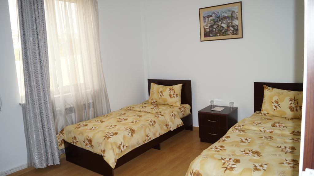 Bonjour Guest House Yerevan Bagian luar foto