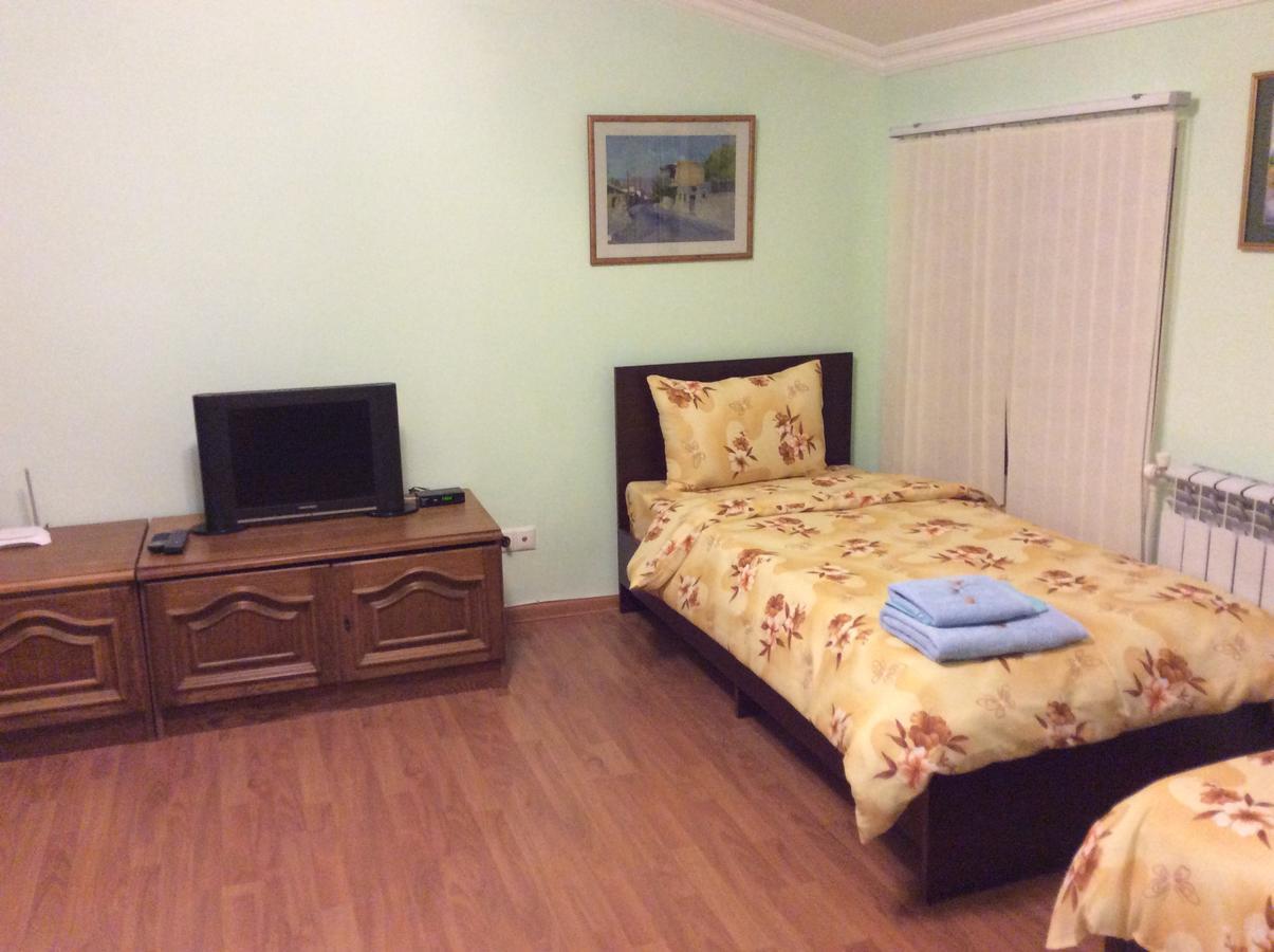 Bonjour Guest House Yerevan Bagian luar foto