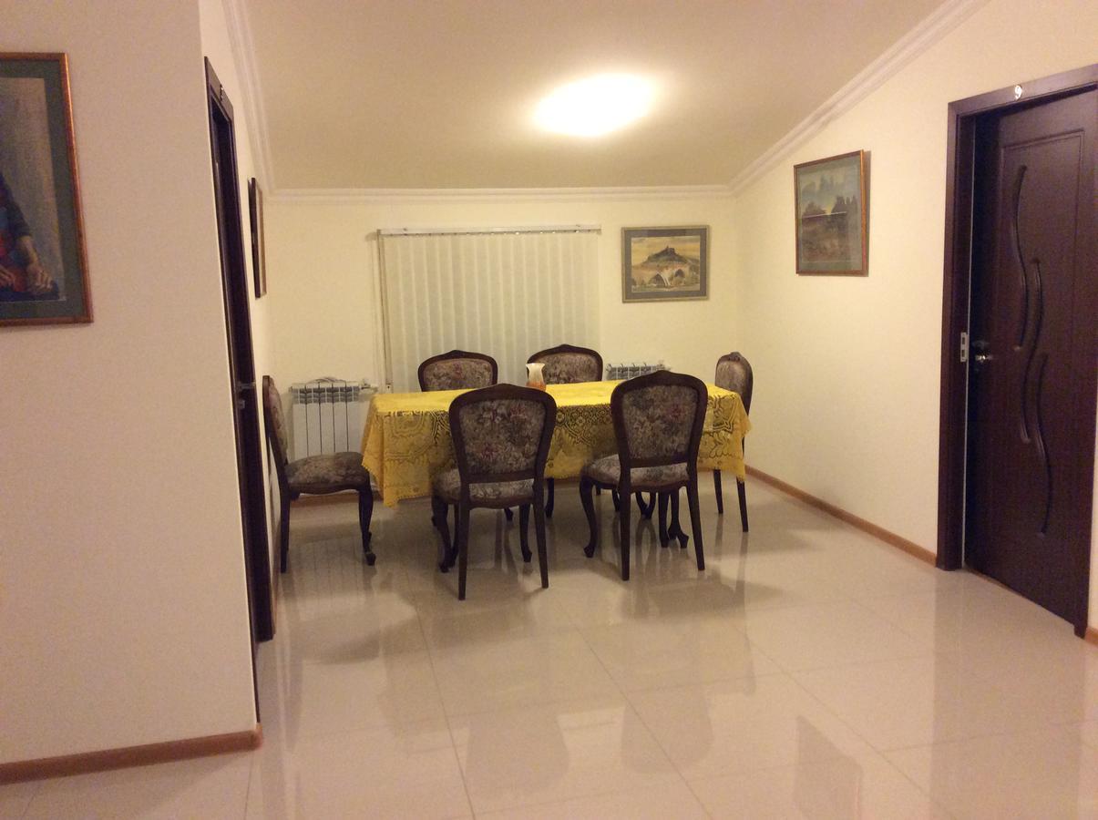 Bonjour Guest House Yerevan Bagian luar foto