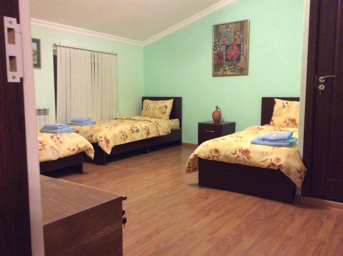 Bonjour Guest House Yerevan Bagian luar foto