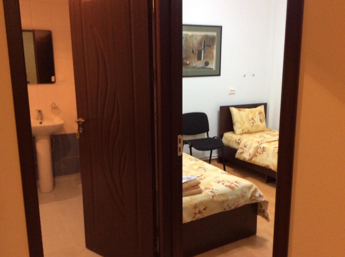 Bonjour Guest House Yerevan Bagian luar foto