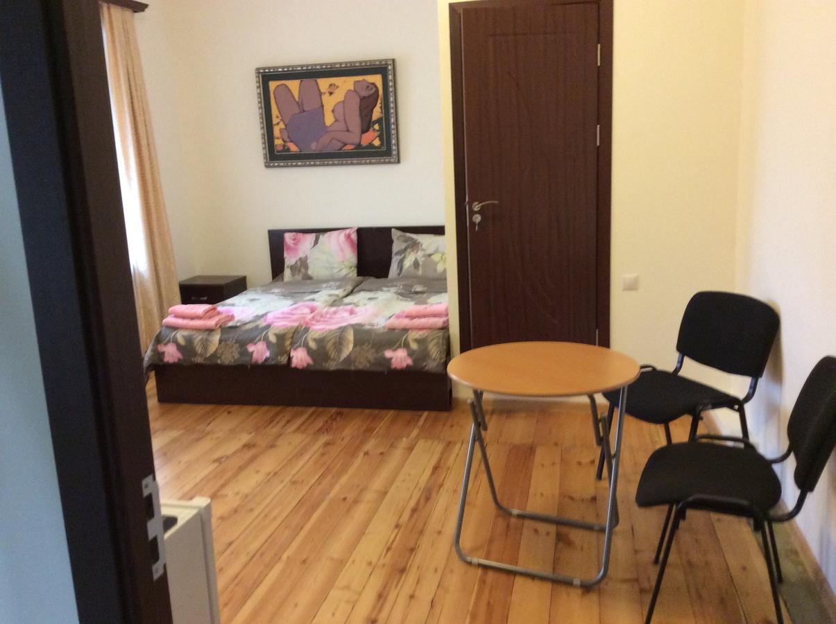 Bonjour Guest House Yerevan Bagian luar foto