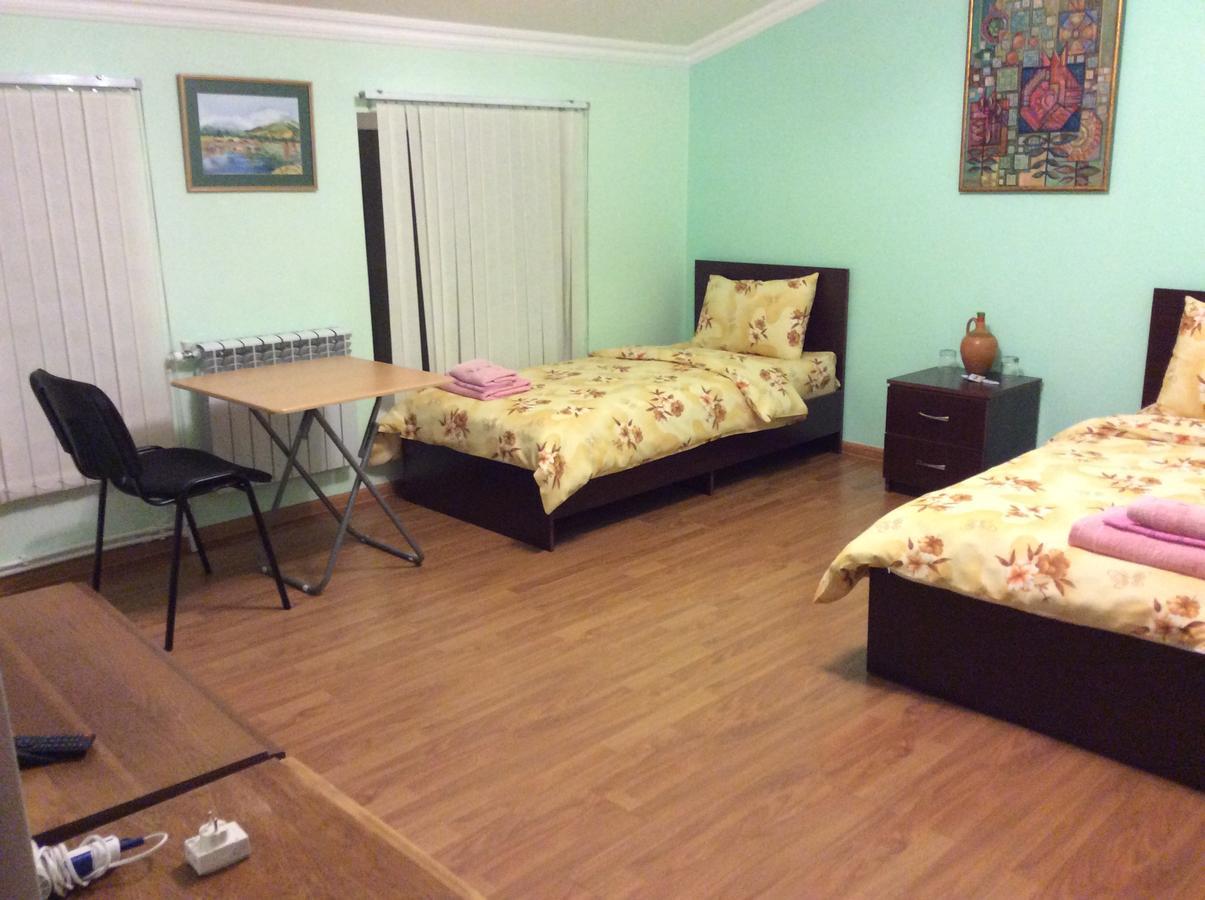 Bonjour Guest House Yerevan Bagian luar foto